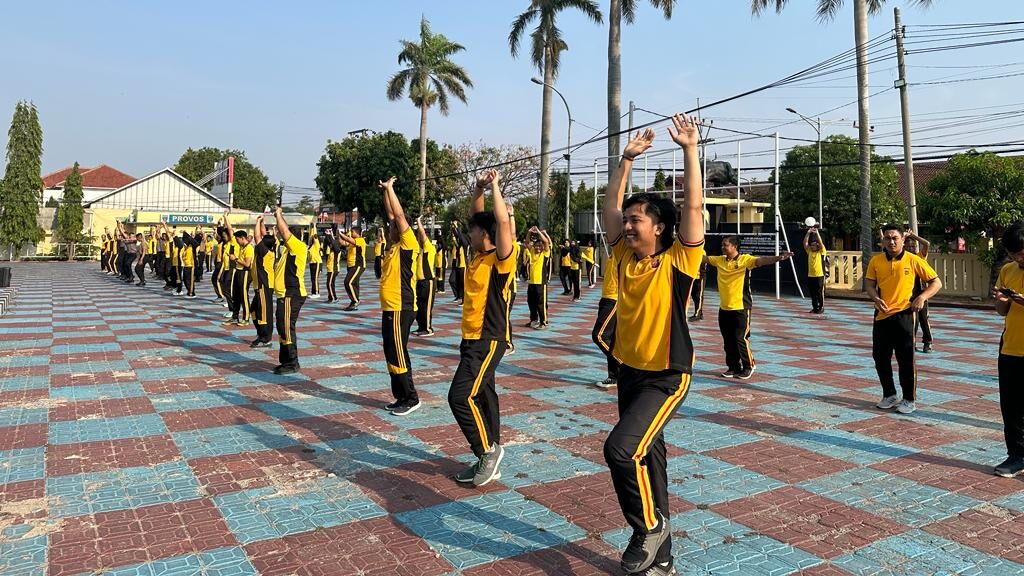 Polres Majalengka Ajak Masyarakat Jaga Kebugaran Tubuh melalui Senam Aerobik