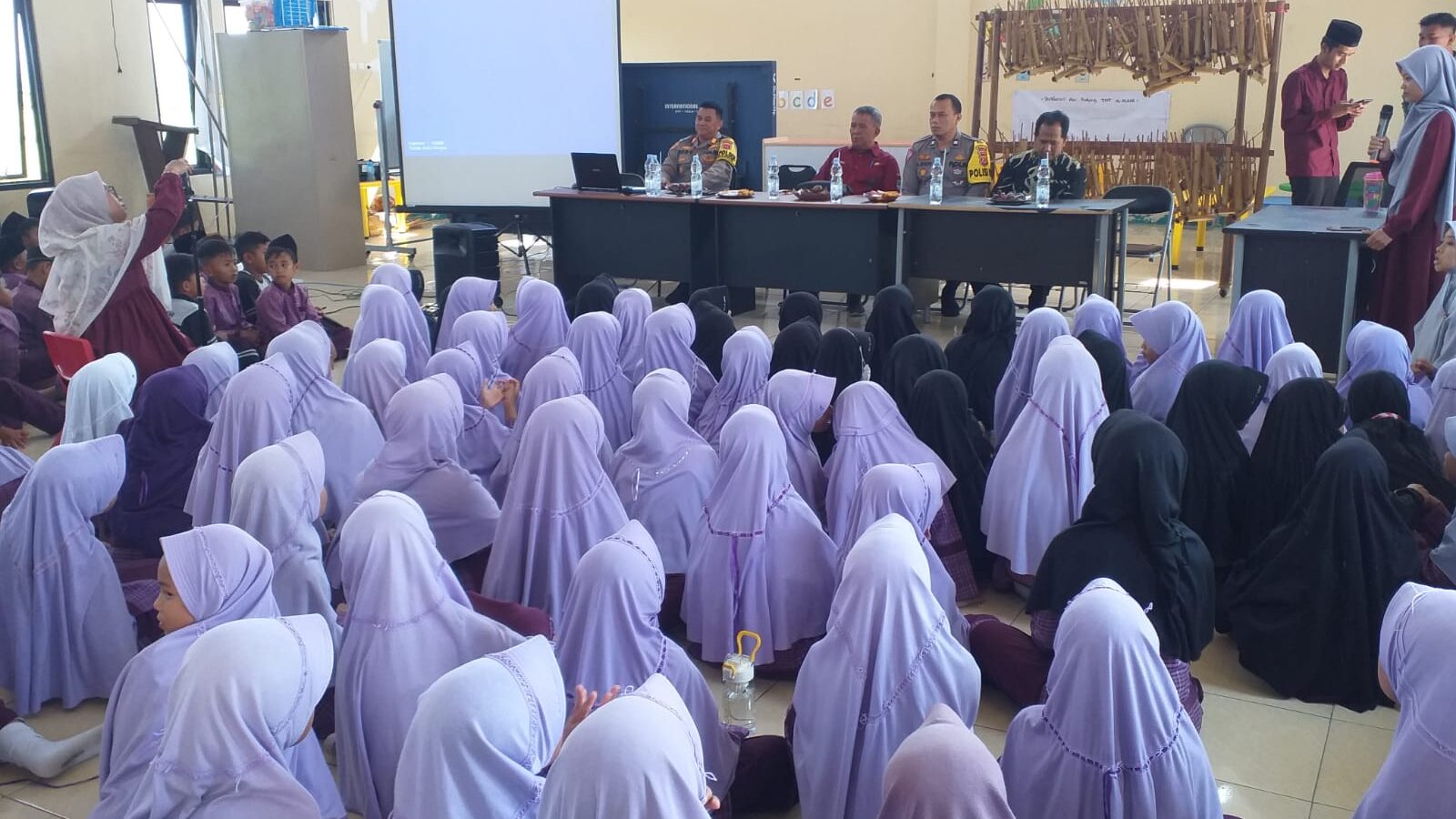 Kapolsek Cikijing Sambangi Sekolah, Beri Edukasi Anti Bullying Kepada Siswa Sekolah Dasar