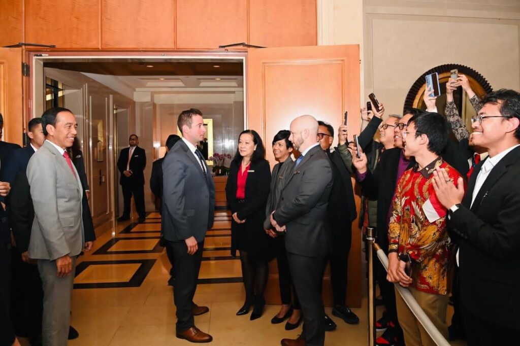 Usai Menempuh Penerbangan 5 jam dari Washington DC, Presiden Jokowi tiba di San Francisco