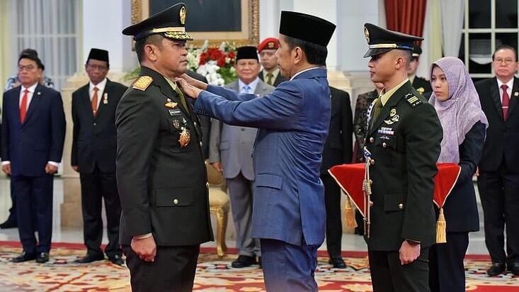 Kapolri Bersama Panglima TNI Bertindak Sebagai Saksi Pelantikan KASAD Oleh Presiden Jokowi