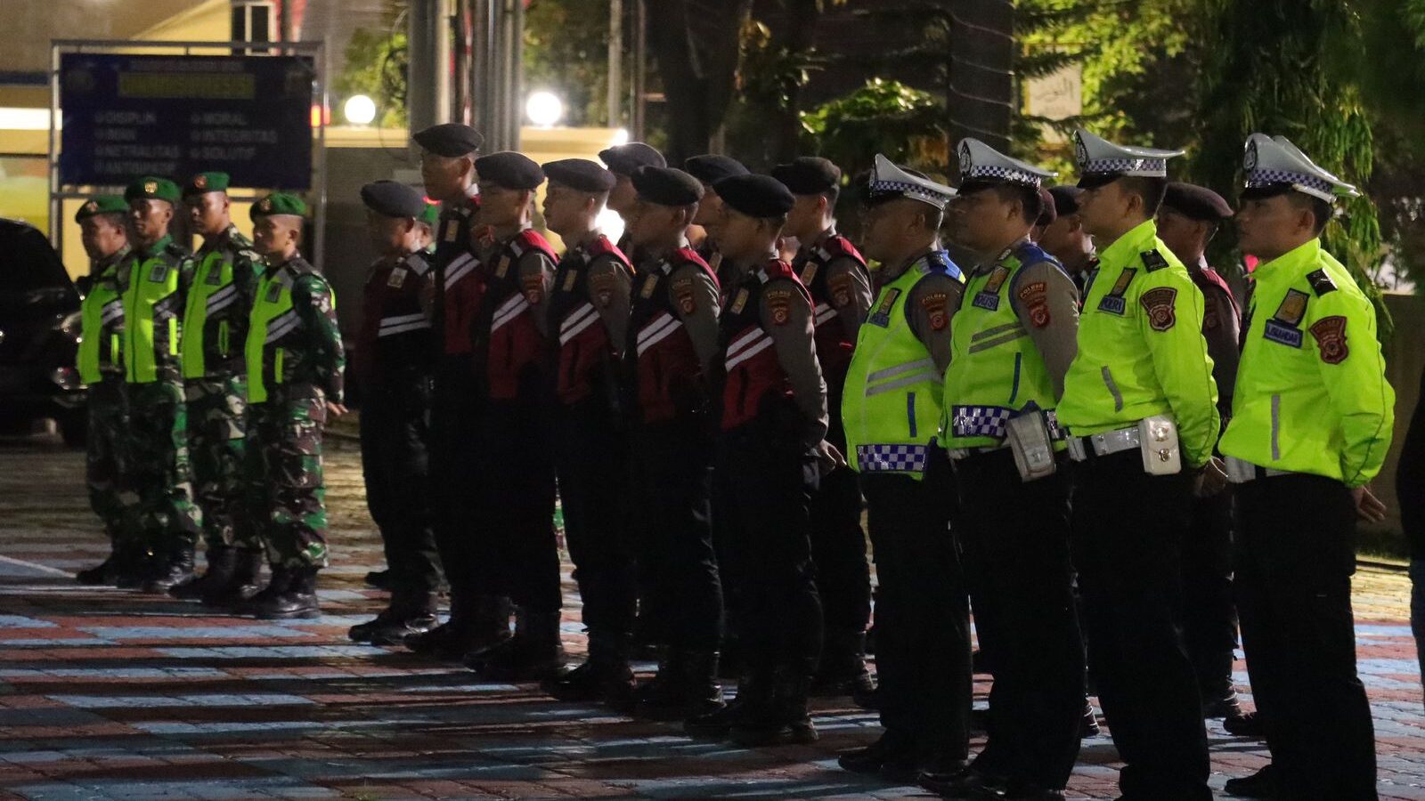 Wakapolres Majalengka Ingatkan Personil Gabungan Tetap Waspada dalam Patroli KRYD Menjelang Pemilu 2024