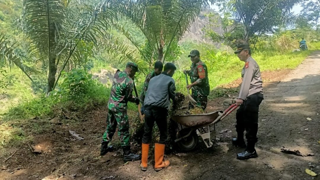 Kabid Humas Polda Jabar Antisipasi Potensi Bencana Alam Polisi Kerja