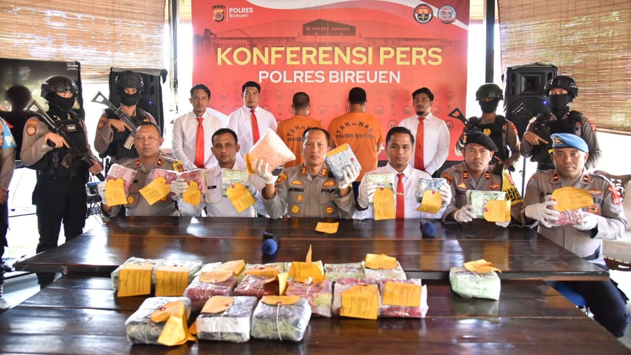 Polres Bireuen Rilis Pengungkapan 28 Kg Sabu dan 5000 Ekstasi