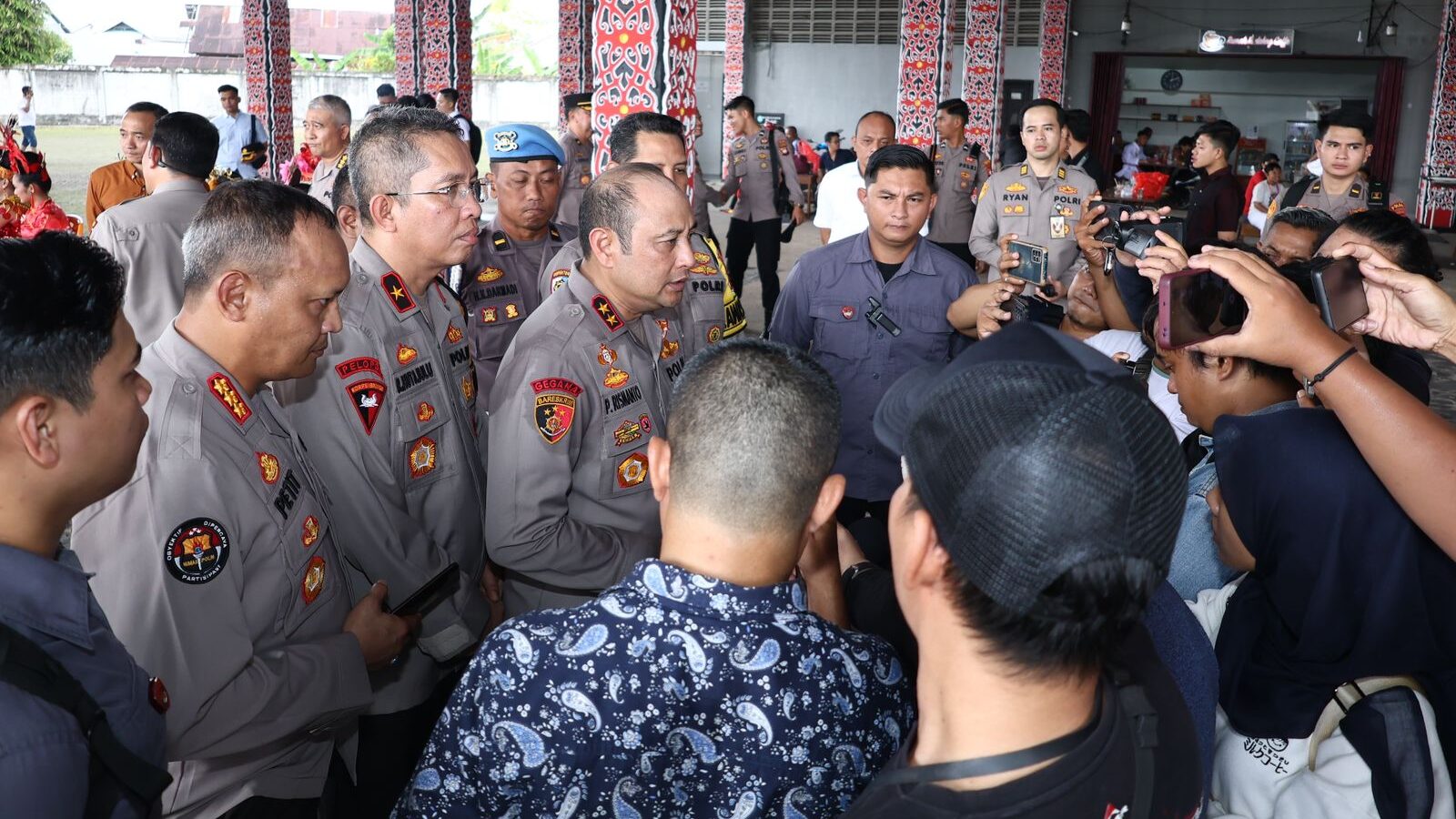 Setelah Turunkan Tim Khusus ke Polres Ketapang, Kapolda Kalbar Memberhentikan Kasat Reskrim, Kapolsek dan Beberapa Anggota Untuk Pemeriksaan