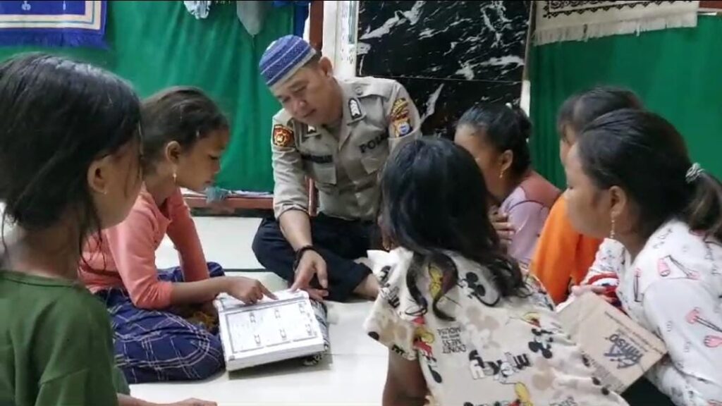 Kesibukan Mengawal dan Mengamankan  TPS  Pemilu Tidak Menghalangi Personel Polres Pelabuhan Makassar Untuk Berbagi Ilmu.