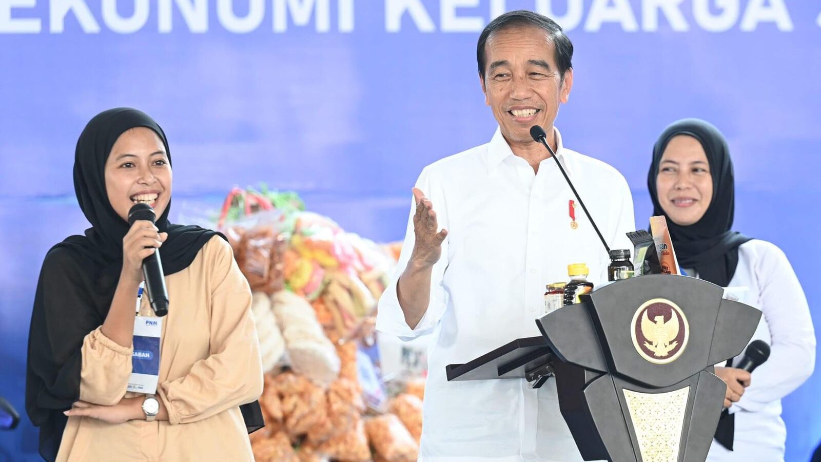 Senang Permodalan  Rp 6,8 triliun di Sulsel Sudah Diberikan Nasabah program (Mekaar) Binaan (PNM)," Presiden Joko Widodo Mengatakan