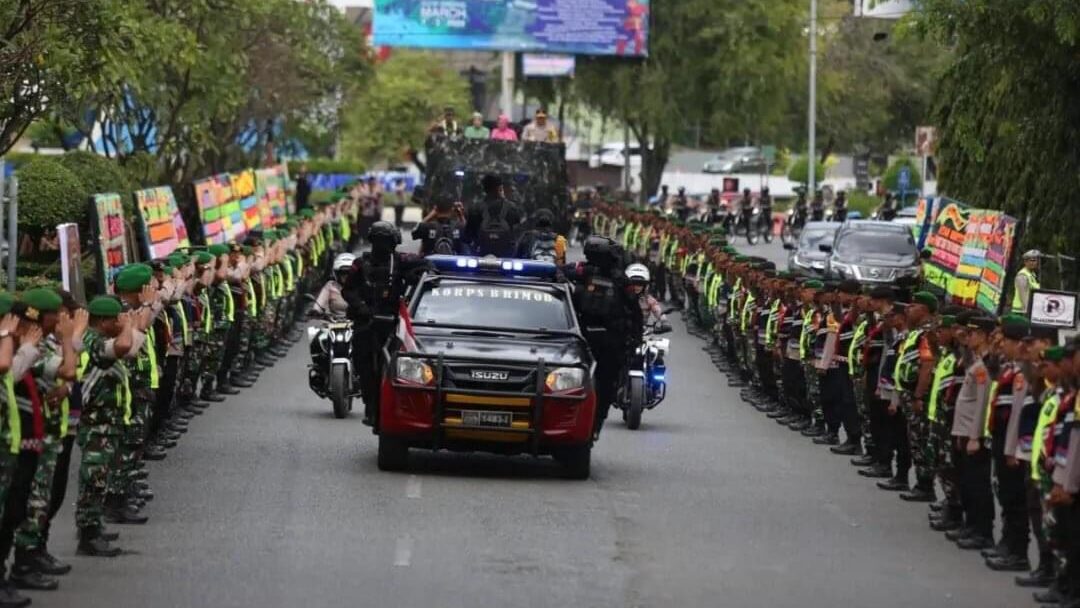 Bapak Kapolda Lepas Mayjen TNI Novi Helmy Prasetya, S.I.P, M.I.P dengan Rantis Korps Brimob Polda Aceh