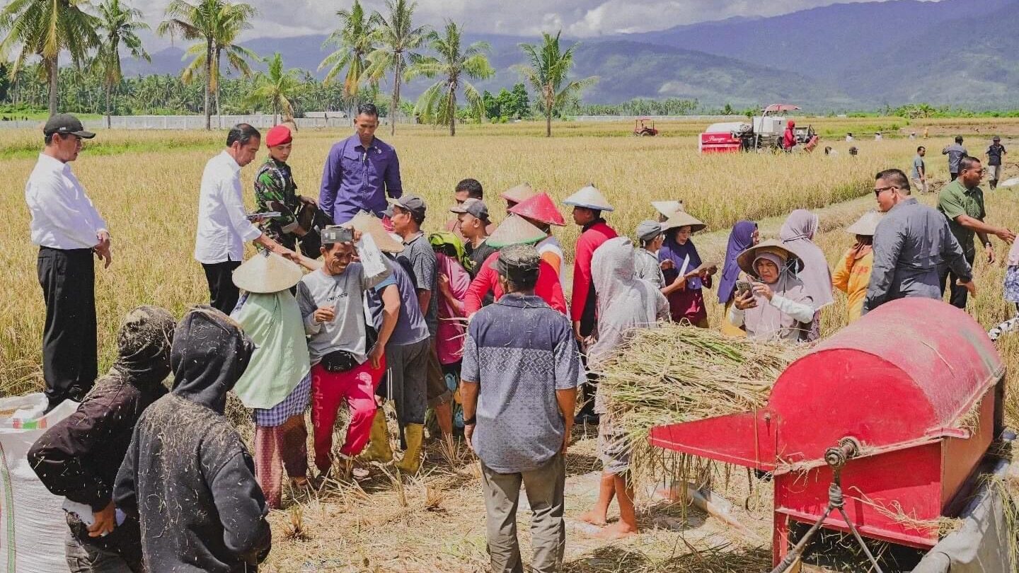 Keterangan Bapak Presiden Joko Widodo usai Peninjauan Panen Padi di Kabupaten Sigi Sulawesi Tengah