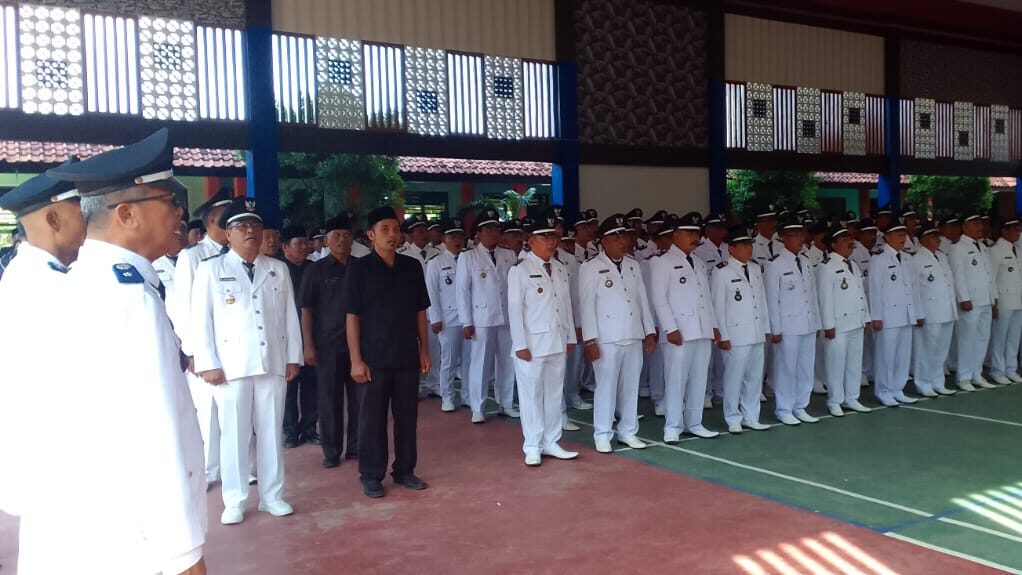 Sebanyak 93 Kepala Desa di Kabupaten Pangandaran Menerima SK Perpanjangan Masa Jabatan